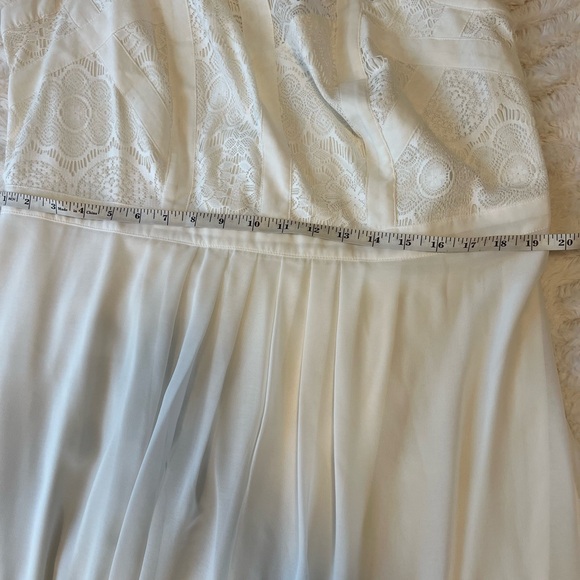 City Chic Plus Size White Lace Sleeveless Maxi Dress | Size 18 (2X) Bridal - Picture 7 of 9